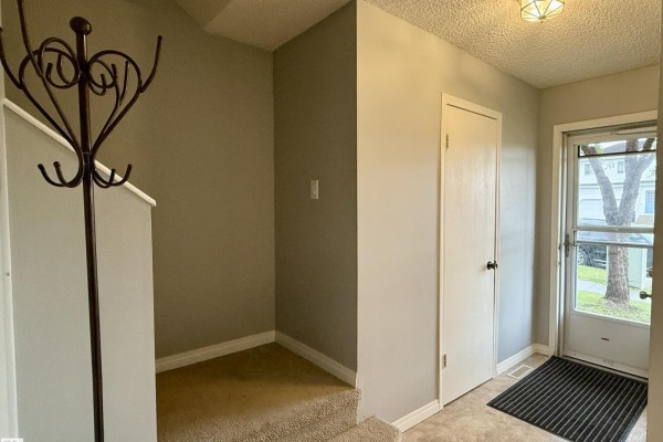 Primary Bedroom - 5107 146 Av Nw, Edmonton, AB T5A4M7 Photo 4