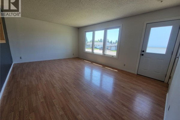 3pc Bathroom - 5107 Leader Street, Macklin, SK S0L2C0 Photo 5