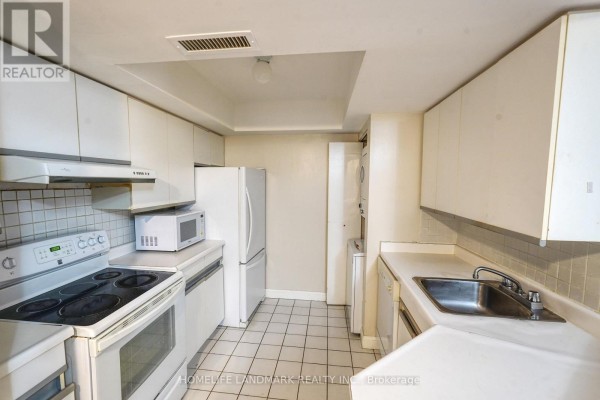 Laundry room - 511 - 1001 Bay Street, Toronto, ON M5S3A6 Photo 5