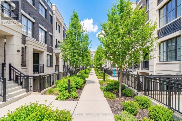 511 - 657 Cricklewood Drive, Mississauga, ON, photo 2