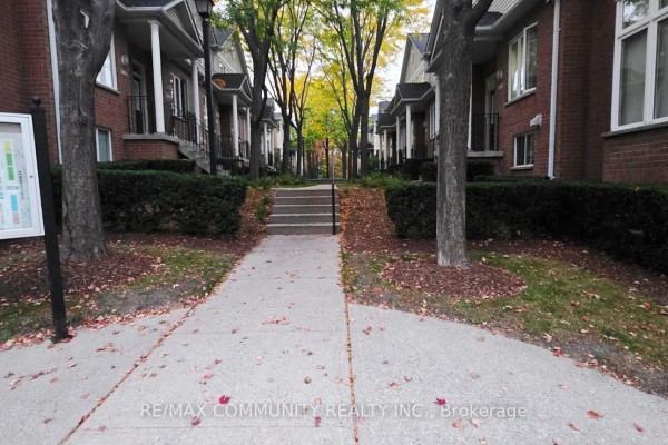 Primary Bedroom - 511 - 83 Mondeo Drive, Toronto, ON M1P5B6 Photo 3