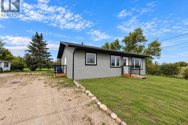Dining room - 511 1st Avenue, Wapella, SK S0G4Z0 Photo 2