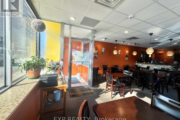 511 Bank Street, Ottawa, ON, photo 2