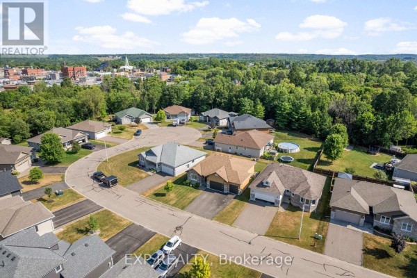 511 Coleraine Drive, Renfrew, ON, photo 3