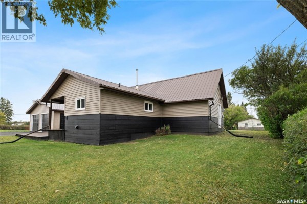 Living room - 511 Daniel Avenue, Lemberg, SK S0A2B0 Photo 3