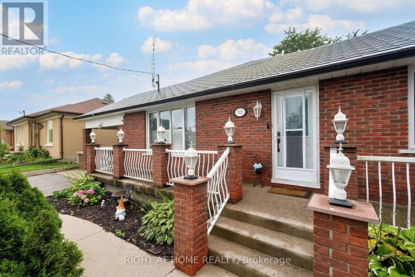 Dining room - 511 Woodcrest Avenue, Oshawa, ON L1J2T7 Photo 4