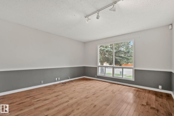 Bedroom 3 - 5111 40 Av Nw, Edmonton, AB T6L1B3 Photo 5