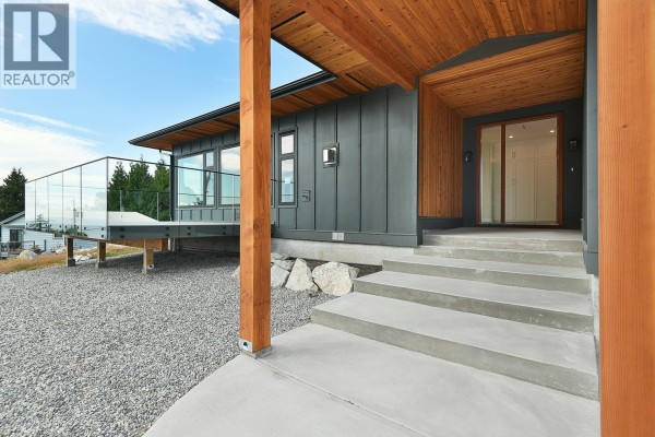 5112 Chapman Road, Sechelt, BC V7Z0G4 Photo 2