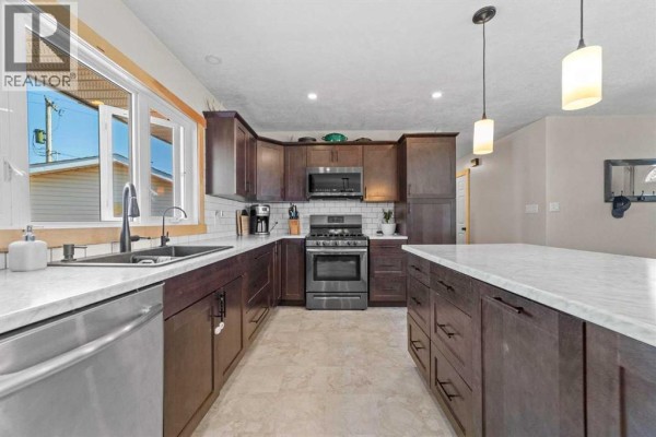 4pc Bathroom - 5113 49 Avenue, Forestburg, AB T0B1N0 Photo 4