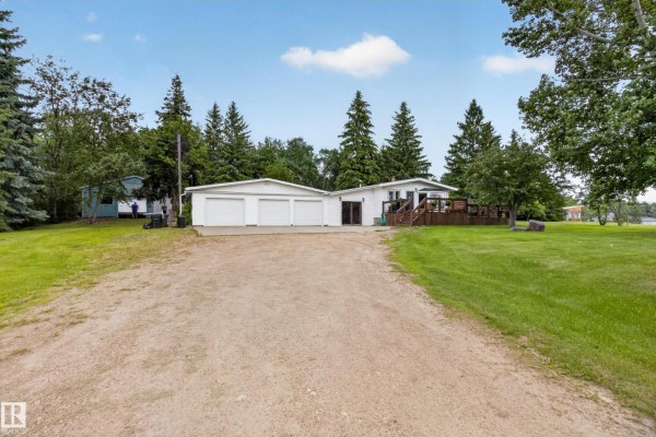 Family room - 51149 Rge Road 231, Rural Strathcona County, AB T8B1K5 Photo 4