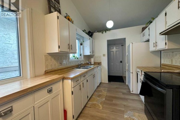 Primary Bedroom - 5116 38 Street, Ponoka, AB T4J1C6 Photo 4
