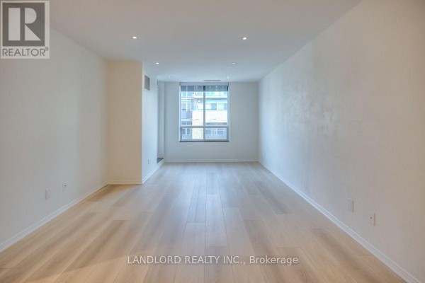 Kitchen - 512 - 1863 Queen Street E, Toronto, ON M4L3Y6 Photo 3