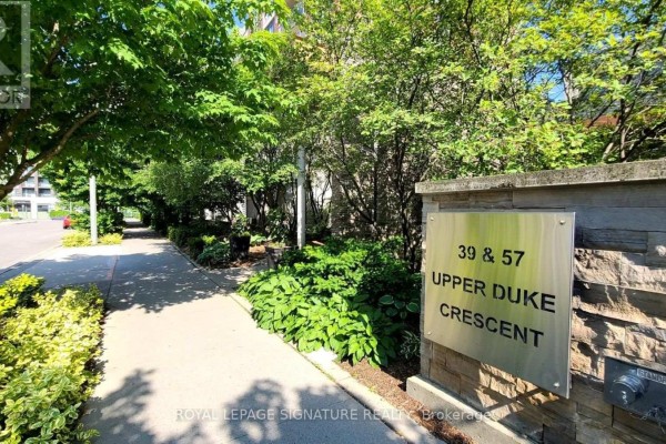 512 - 57 Upper Duke Crescent, Markham, ON L6G0B8 Photo 2