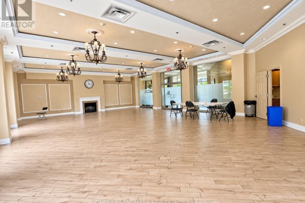 512 - 8 Maison Parc Court, Vaughan, ON L4J9K5 Photo 3