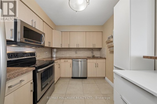 Dining room - 512 - 81 Townsgate Drive, Vaughan, ON L4J8E6 Photo 3