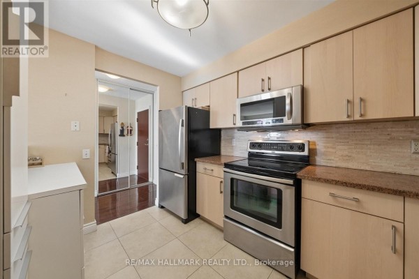 Kitchen - 512 - 81 Townsgate Drive, Vaughan, ON L4J8E6 Photo 4