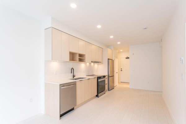 512 10466 138a Street, Surrey, BC, photo 3