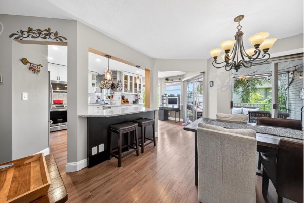 512 13900 Hyland Road, Surrey, BC V3W2C3 Photo 5