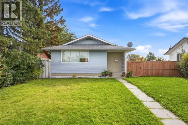Bedroom - 512 Foritana Road Se, Calgary, AB T2A2B6 Photo 2