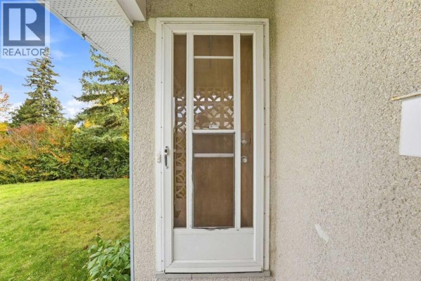 4pc Bathroom - 512 Foritana Road Se, Calgary, AB T2A2B6 Photo 3