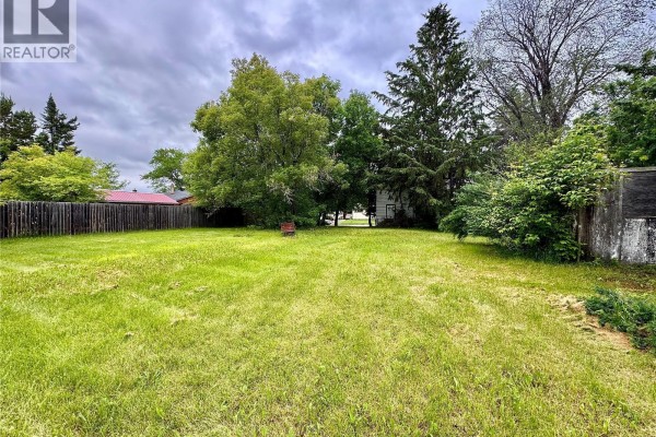 512 Maple Street, Esterhazy, SK S0A0X0 Photo 5