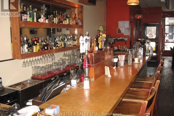 512 Queen Street W, Toronto, ON M5V2B3 Photo 4
