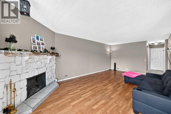 4pc Bathroom - 5126 Bowness Road Nw, Calgary, AB T3B0C2 Photo 5