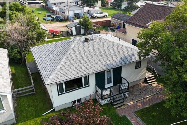 Kitchen - 5127 6 Avenue, Edson, AB T7E1V6 Photo 2