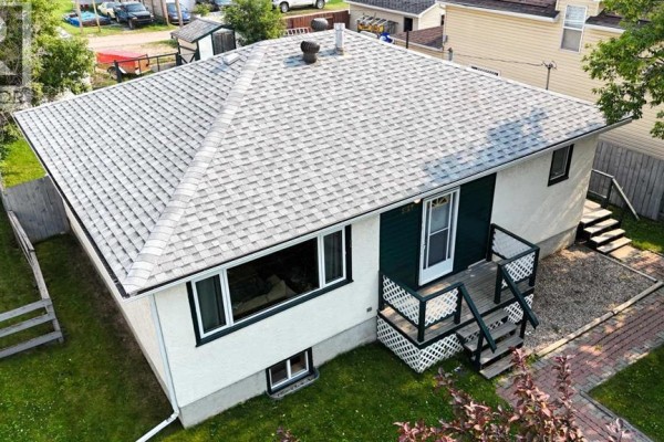 Laundry room - 5127 6 Avenue, Edson, AB T7E1V6 Photo 3