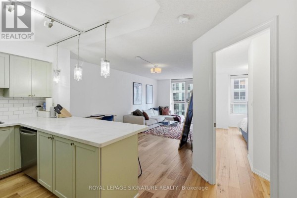 Dining room - 513 - 1000 King Street W, Toronto, ON M6K3N1 Photo 3