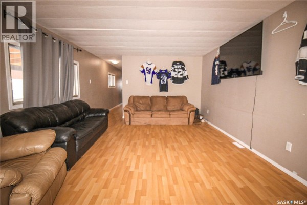 4pc Bathroom - 513-515 2nd Avenue S, Simmie, SK S0N2N0 Photo 5