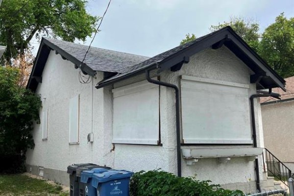 Bedroom - 513 Burrows Avenue, Winnipeg, MB R2X3A9 Photo 2