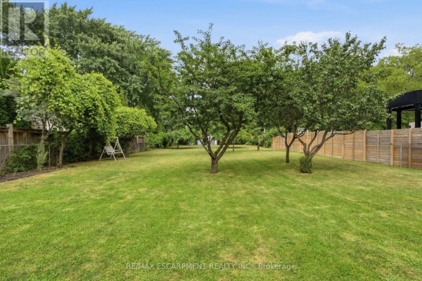 513 Maplehurst Avenue, Oakville, ON, photo 2