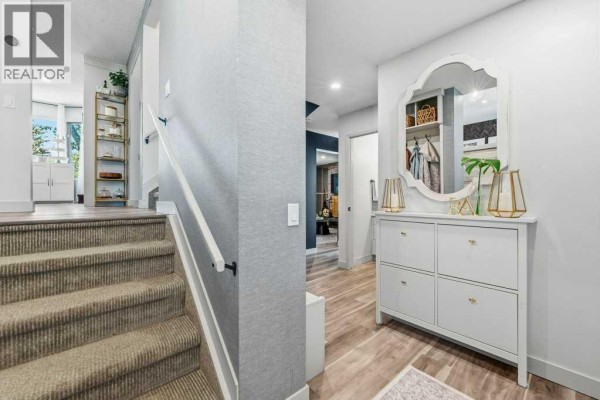 4pc Bathroom - 513 Oakridge Way Sw, Calgary, AB T2V1T5 Photo 5