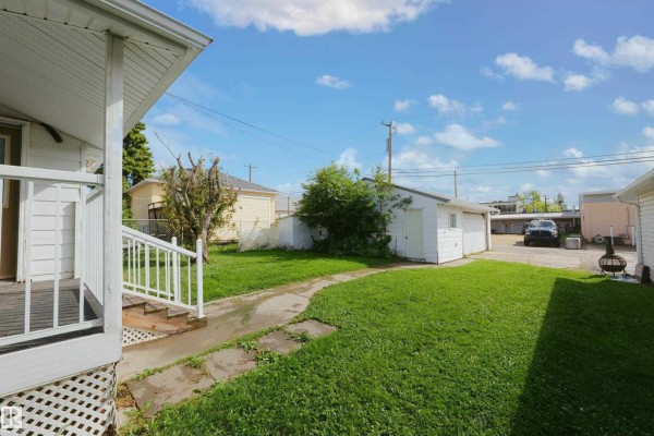 Primary Bedroom - 5131 51 Street, Barrhead, AB T7N1A5 Photo 4