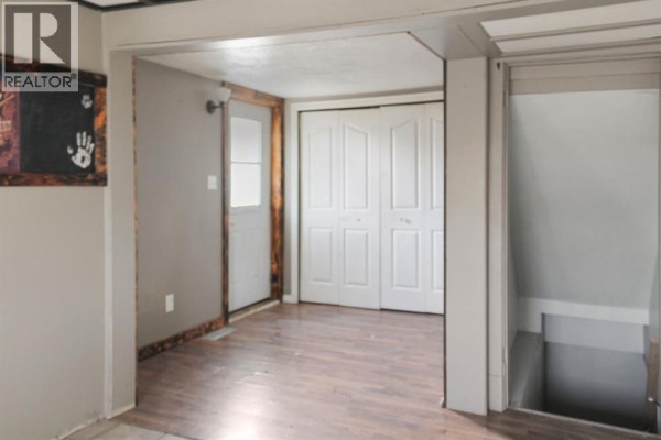 Living room - 5131 51 Street, Consort, AB T0C1B0 Photo 5
