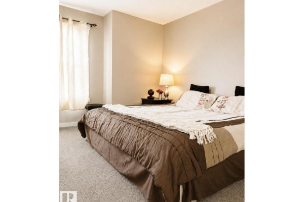 Primary Bedroom - 5135 1a Av Sw, Edmonton, AB T6X0X3 Photo 5