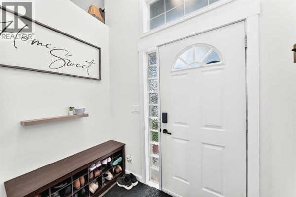 5138 51 Street, Olds, AB, photo 3