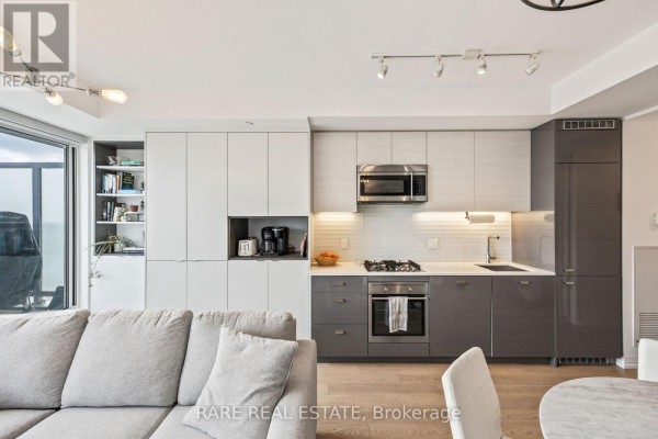 514 - 835 St Clair Avenue W, Toronto, ON M6C0A8 Photo 3