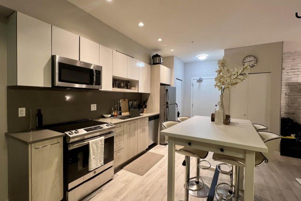 514 13768 108 Avenue, Surrey, BC V3T0L9 Photo 3