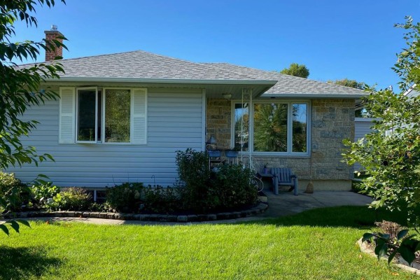 Living room - 514 Neil Avenue, Winnipeg, MB R2K1E2 Photo 2
