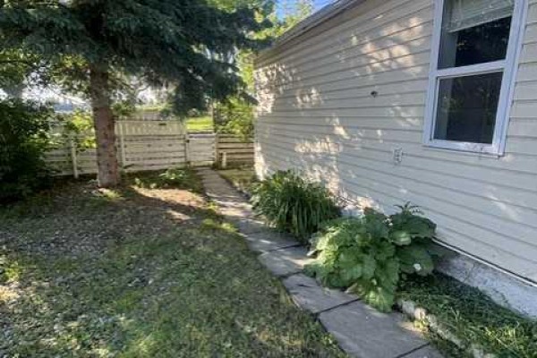 5147 53 Street, Innisfail, AB T4G1L8 Photo 4