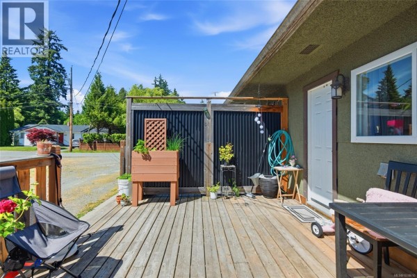 Kitchen - 5148 Mary St, Port Alberni, BC V9Y7H4 Photo 4