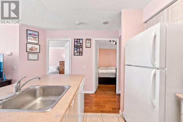 Living room - 515 - 153 Beecroft Road, Toronto, ON M2N7C5 Photo 3