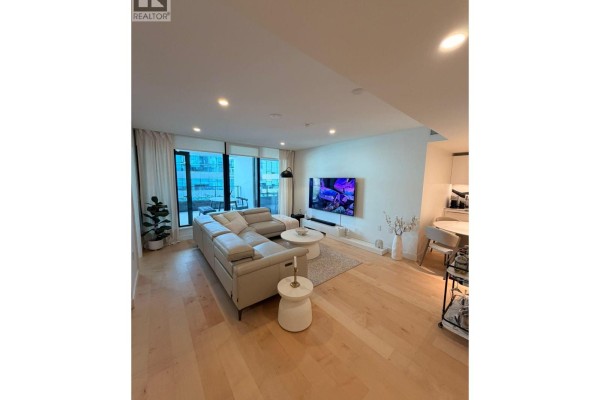 515 135 E 13th Street, North Vancouver, BC V7L0J8 Photo 5