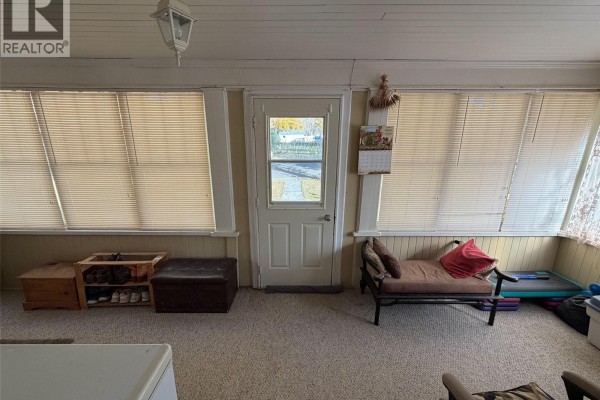 515 1st Street E, Shaunavon, SK, photo 3