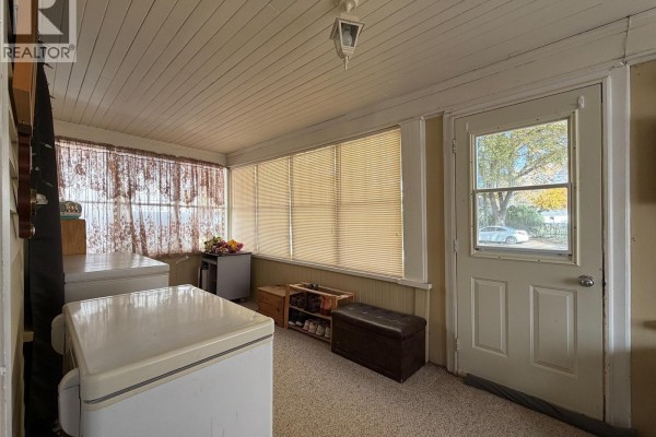 Kitchen - 515 1st Street E, Shaunavon, SK S0N2M0 Photo 4