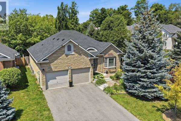 515 Birchleaf Walk, Waterloo