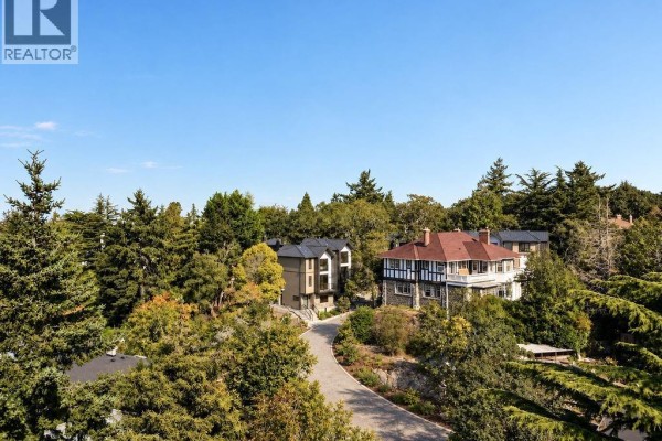 515 Foul Bay Rd, Victoria, BC V8S4G9 Photo 4