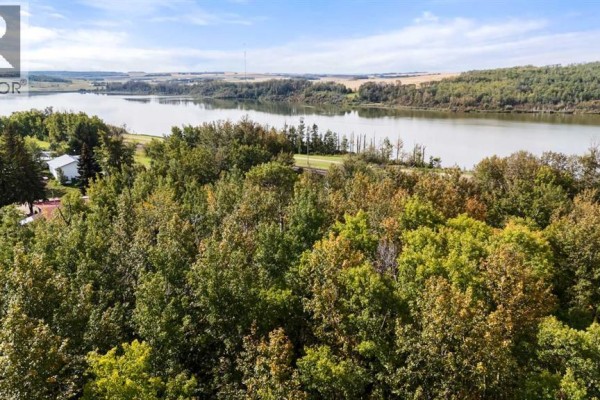 515 Railway Avenue, Ferintosh, AB T0B1M0 Photo 3